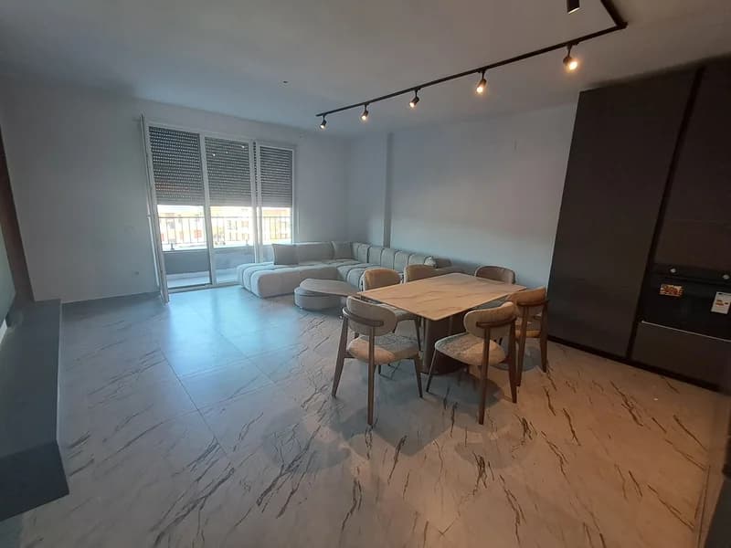 Apartament 3+1+3 per shitje, Shkoder